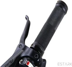 ESTARK® - Fietshandvatten - Lock-On - Handvatten - Universeel - Fiets – Mountainbike – Professioneel - Grips - Extra Grip – Fietshandvaten -Handvaten - Handig Te Monteren - Anti-slip – Fietsen – Stuur – Bikegrips – Lock-on Aanspanbaar - Zwart - LO-zw 27 ESTARK® - Fietshandvatten - Lock-On - Handvatten - Universeel - Fiets – Mountainbike – Professioneel - Grips - Extra Grip – Fietshandvaten -Handvaten - Handig Te Monteren - Anti-slip – Fietsen – Stuur – Bikegrips – Lock-on Aanspanbaar - Zwart - LO-zw -BASIL Verkoop 1200x1118 4