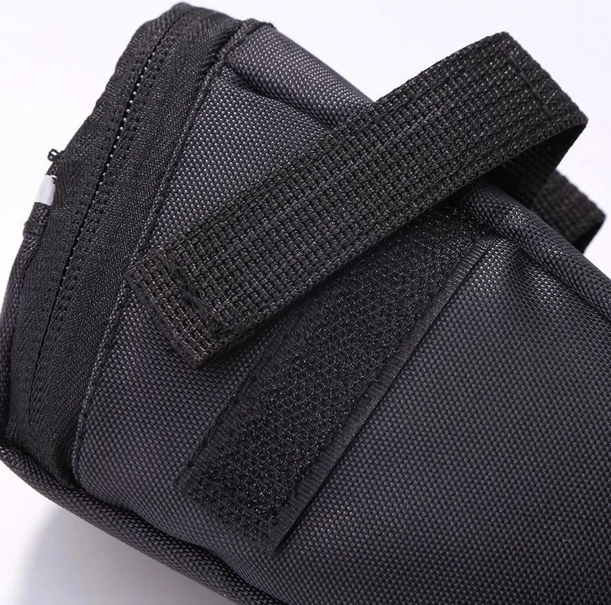 Compacte En Waterdichte Zadeltas - Fietstas - Universeel - MTB, Racefiets, Sportieve Stadsfiets - Zadeltas Met Rits 4 Compacte En Waterdichte Zadeltas - Fietstas - Universeel - MTB, Racefiets, Sportieve Stadsfiets - Zadeltas Met Rits - Afbeelding 4