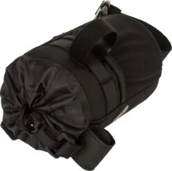 AGU Snack-Pack Venture Frametas Zwart - 1L - Bikepacking 11 AGU Snack-Pack Venture Frametas Zwart - 1L - Bikepacking -BASIL Verkoop 1200x1197 18