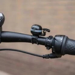 BBB-14 EasyFit Deluxe Fietsbel - Messing - Alle Stuur Diameters - Grijs -BASIL Verkoop 1200x1200 1357