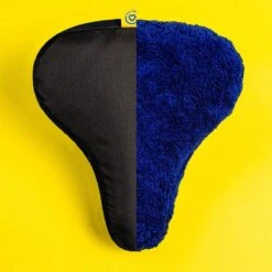 Sunny Bum Zadelhoes, Fietszadel Dames En Heren, Waterdicht En Comfortabel, Incl. Fietsslot En Veiligheidskabel, Dubbelzijdig Zadel Met Schapenvacht -BASIL Verkoop 1200x1200 1380