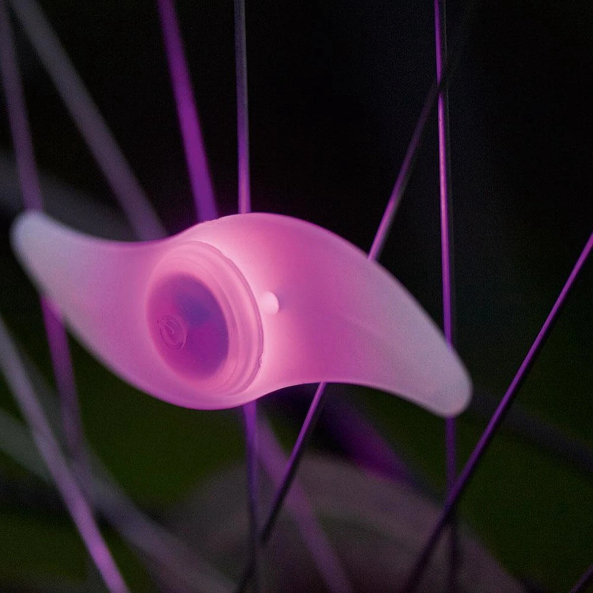 Spaakverlichting Fiets Met Multicolor Met 3 Standen 2 Stuks – 13x4cm - Lampjes Voor Fietswiel - Kinderfiets 5 Spaakverlichting Fiets Met Multicolor Met 3 Standen 2 Stuks – 13x4cm - Lampjes Voor Fietswiel - Kinderfiets - Afbeelding 5