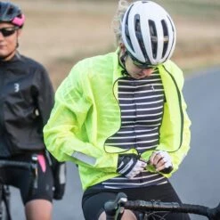 BBB Cycling BaseShield Regenjas Fiets - Wielren Fietsjack - Regenjack - Wind- En Waterdicht - Neon Geel - Maat XL -BASIL Verkoop 1200x1200 1978