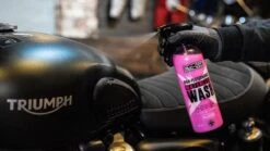 Muc-Off High Performance Waterless Wash Motor Fiets Poetsmiddel 750ml -BASIL Verkoop 1200x675 27