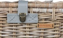 Basil Denton Fietsmand M - Voor - Rotan - Grijs - Medium -BASIL Verkoop 1200x724