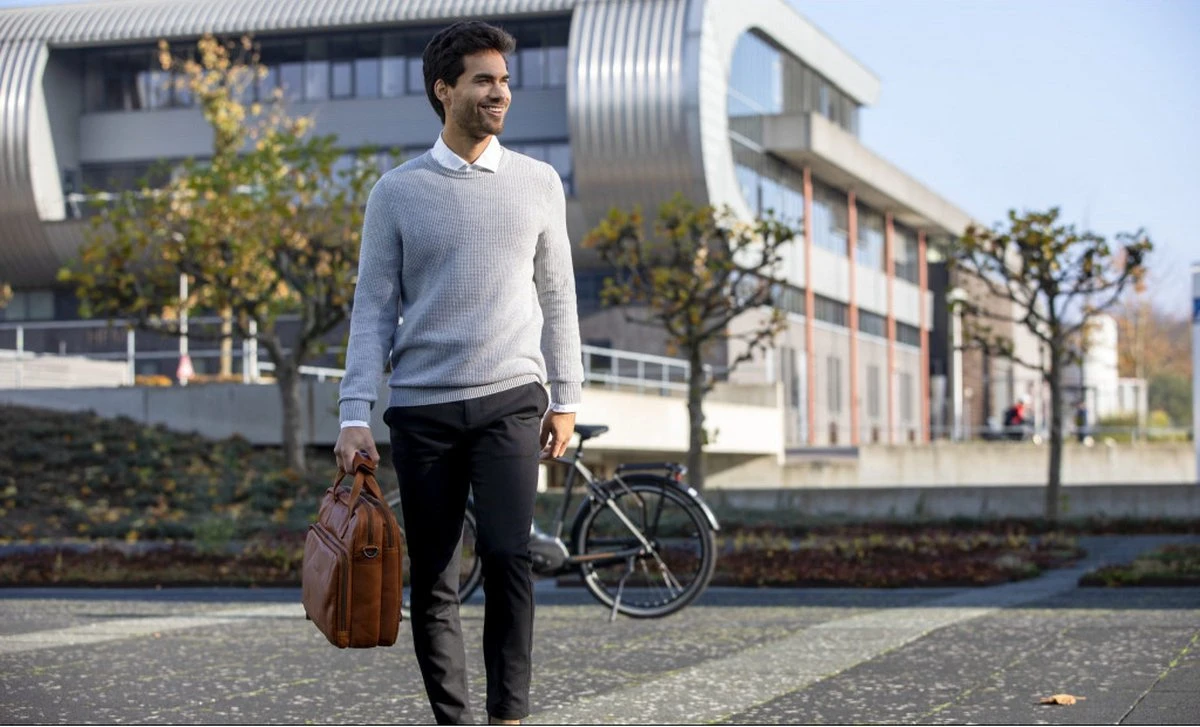 New Looxs Cali Laptoptas Fietstas - Leer - 15 Inch Laptopvak - 17 Liter - Cognac 4 New Looxs Cali Laptoptas Fietstas - Leer - 15 Inch Laptopvak - 17 Liter - Cognac - Afbeelding 4