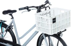 Basil Fietskrat L - Groot - 40 Liter - Wit -BASIL Verkoop 1200x773