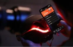 Livall EVO21 Black Medium - (Smart) Fietshelm - SOS Functie - LED Richtingaanwijzers - Smart Verlichting -BASIL Verkoop 1200x783 5