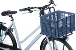 Basil Fietskrat M - Medium - 29.5 Liter - Blauw -BASIL Verkoop 1200x792