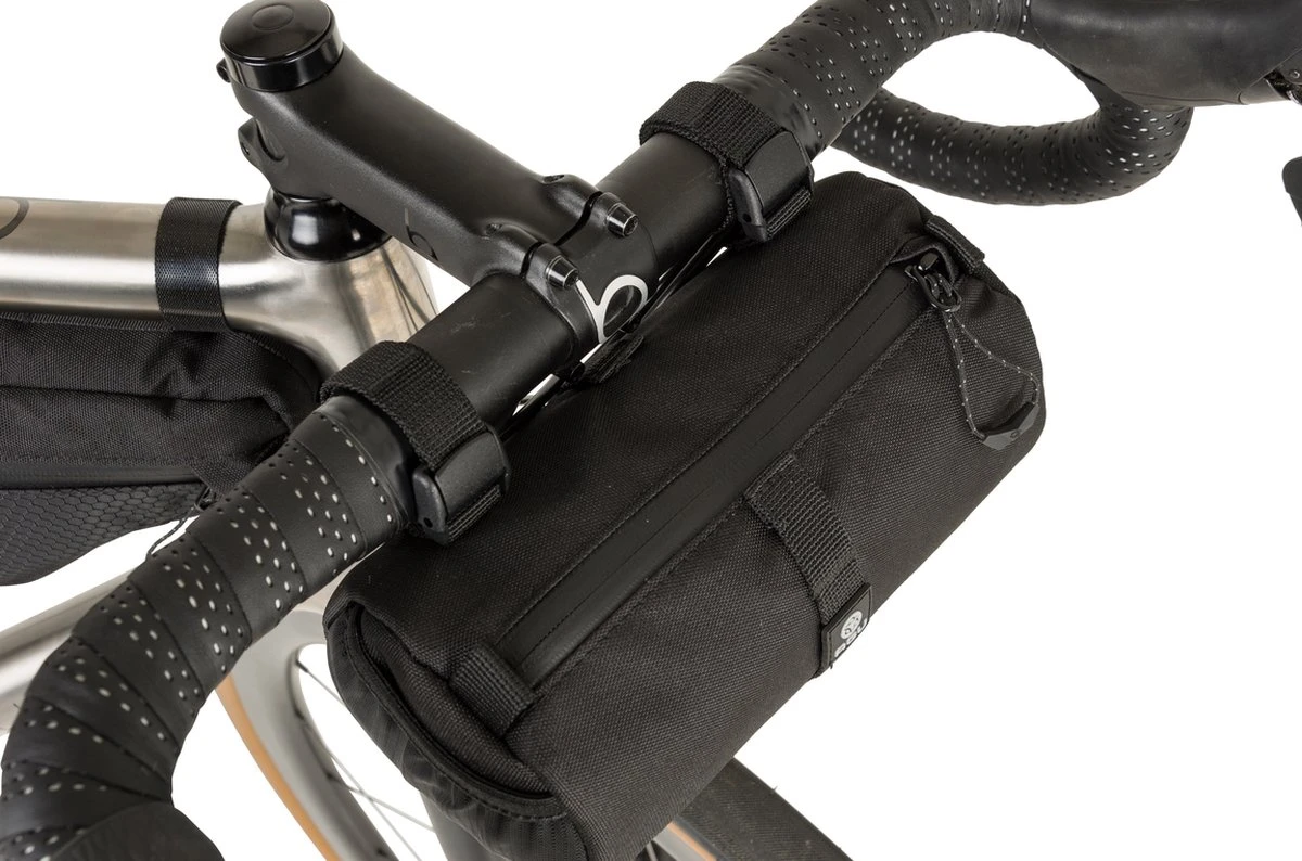 AGU Roll Bag Stuurtas Venture - Zwart - 1,5 L - Bikepacking 5 AGU Roll Bag Stuurtas Venture - Zwart - 1,5 L - Bikepacking - Afbeelding 5