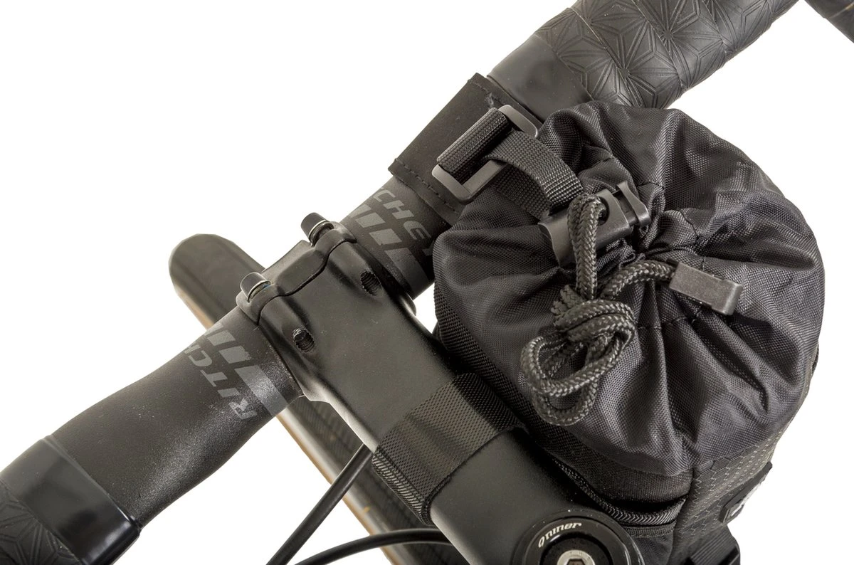 AGU Snack-Pack Venture Frametas Zwart - 1L - Bikepacking 8 AGU Snack-Pack Venture Frametas Zwart - 1L - Bikepacking - Afbeelding 8