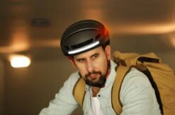 Livall EVO21 Black Medium - (Smart) Fietshelm - SOS Functie - LED Richtingaanwijzers - Smart Verlichting -BASIL Verkoop 1200x794 69