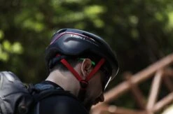 Livall EVO21 Black Medium - (Smart) Fietshelm - SOS Functie - LED Richtingaanwijzers - Smart Verlichting -BASIL Verkoop 1200x794 71