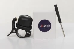 Andabo - Fietsbel - Airtag - Apple Airtag - Anti Diefstal - Tracker - Fietsaccessoire - Elektrische Step - Gps - Inclusief Schroevendraaier- Zwart 13 Andabo - Fietsbel - Airtag - Apple Airtag - Anti Diefstal - Tracker - Fietsaccessoire - Elektrische Step - Gps - Inclusief Schroevendraaier- Zwart -BASIL Verkoop 1200x800 242