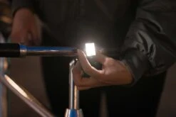 AXA Niteline 44R LED Fietslampjes Voor En Achter - Fietsverlichting USB Oplaadbaar 12 AXA Niteline 44R LED Fietslampjes Voor En Achter - Fietsverlichting USB Oplaadbaar -BASIL Verkoop 1200x800 337