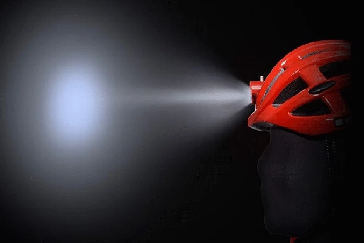 MTB Helm Met Verlichting | E-bike | Racefiets | Pro Fietshelm Met Verlichting | Licht Van Gewicht | Ingebouwde Led Lamp Als Voorlicht + Zijlicht En Achterlicht > Sport Lights, Kleur Helm Zwart 12 MTB Helm Met Verlichting | E-bike | Racefiets | Pro Fietshelm Met Verlichting | Licht Van Gewicht | Ingebouwde Led Lamp Als Voorlicht + Zijlicht En Achterlicht > Sport Lights, Kleur Helm Zwart - Afbeelding 12