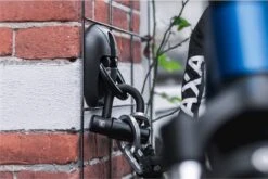 AXA Muuranker Vloeranker - ART 4 Keurmerk - Anker Voor Fietsen En Scooters - Zwart -BASIL Verkoop 1200x803 1