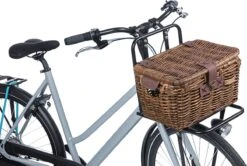 Basil Denton Fietsmand M - Voor - Rotan - Bruin - Medium -BASIL Verkoop 1200x805 5