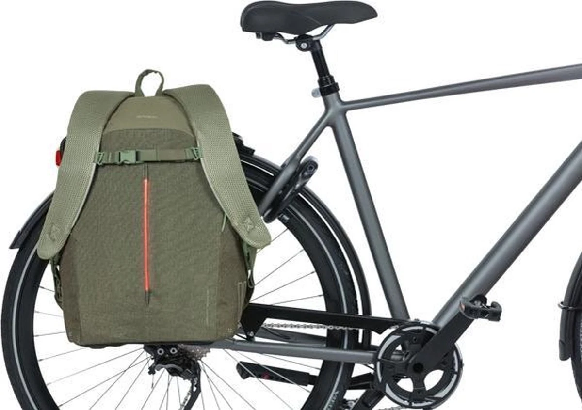 Basil B-Safe Commuter Fietsrugzak Nordlicht - Voor 15,6inch Laptop - Groen - 18 Liter 15 Basil B-Safe Commuter Fietsrugzak Nordlicht - Voor 15,6inch Laptop - Groen - 18 Liter - Afbeelding 15
