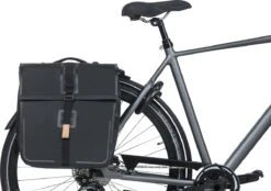 Basil Urban Dry Dubbele Fietstas MIK - Zwart - 50 Liter -BASIL Verkoop 1200x847
