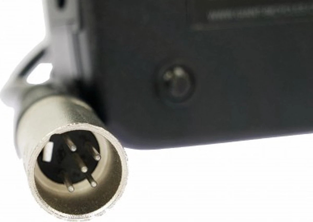 Giant - Elektrische Fietsoplader - 36V - 4A - 5-pins 2 Giant - Elektrische Fietsoplader - 36V - 4A - 5-pins - Afbeelding 2