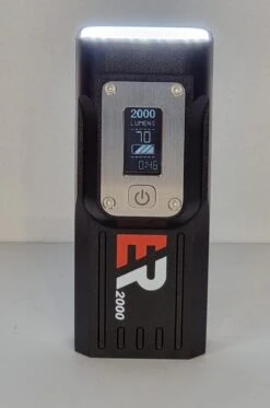 ER-2000 - Fietslicht - Fietsverlichting LED & USB Oplaadbaar - Powerbank 10.000 MAh - Fietslamp Racefiets & MTB - 2.000 Lumen 10 ER-2000 - Fietslicht - Fietsverlichting LED & USB Oplaadbaar - Powerbank 10.000 MAh - Fietslamp Racefiets & MTB - 2.000 Lumen -BASIL Verkoop 795x1200 3