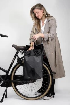 Ekostar® Online Shopping - Dubbele Fietstas - Donker En Licht Grijs - Waterafstotend - Fietstas - 34 Liter - Fietstassen Elektrische Fietsen -BASIL Verkoop 799x1200 3
