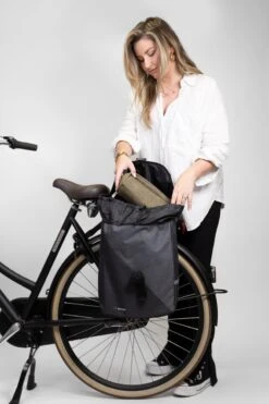 Ekostar® Online Shopping - Dubbele Fietstas - Donker En Licht Grijs - Waterafstotend - Fietstas - 34 Liter - Fietstassen Elektrische Fietsen -BASIL Verkoop 799x1200 4