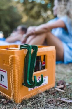 Merkloos Krathaak - Voor Het Veilig Vervoeren Van Een Krat Op Je Fiets -BASIL Verkoop 799x1200 9