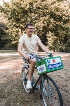 Merkloos Krathaak - Voor Het Veilig Vervoeren Van Een Krat Op Je Fiets -BASIL Verkoop 800x1200 28