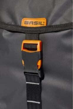 Basil Miles Tarpaulin Dubbele Fietstas - Zwart - 34 Liter -BASIL Verkoop 804x1200 3