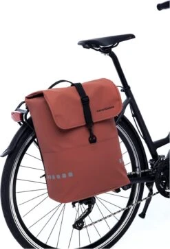 New Looxs Odense Backpack Fietsrugzak - 15 Inch Laptopvak - 18 Liter - Roestbruin -BASIL Verkoop 816x1200