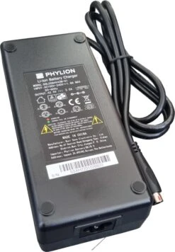 Stella Acculader - Elektrische Fietsoplader - 5-polig - Ronde Aansluiting -BASIL Verkoop 832x1200 5