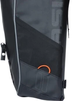 Basil Miles Tarpaulin Dubbele Fietstas - Zwart - 34 Liter -BASIL Verkoop 857x1200 4