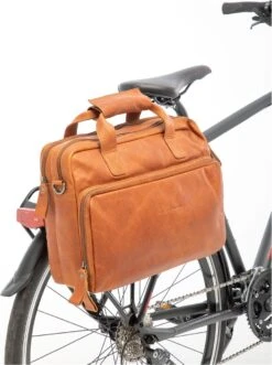 New Looxs Cali Laptoptas Fietstas - Leer - 15 Inch Laptopvak - 17 Liter - Cognac 24 New Looxs Cali Laptoptas Fietstas - Leer - 15 Inch Laptopvak - 17 Liter - Cognac -BASIL Verkoop 895x1200
