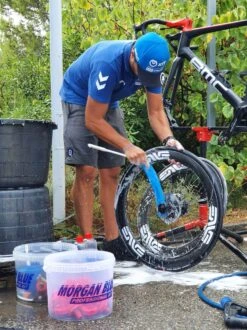 Morgan Blue Ontvetter Ketting Fiets - Kettingreiniger Fiets - 1000cc 13 Morgan Blue Ontvetter Ketting Fiets - Kettingreiniger Fiets - 1000cc -BASIL Verkoop 899x1200 45