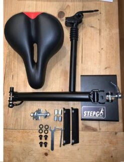 Zadel Voor Xiaomi Elektrische Step | Zitje Voor E-scooter | Verstelbaar | Zwart/Rood -BASIL Verkoop 924x1200 2